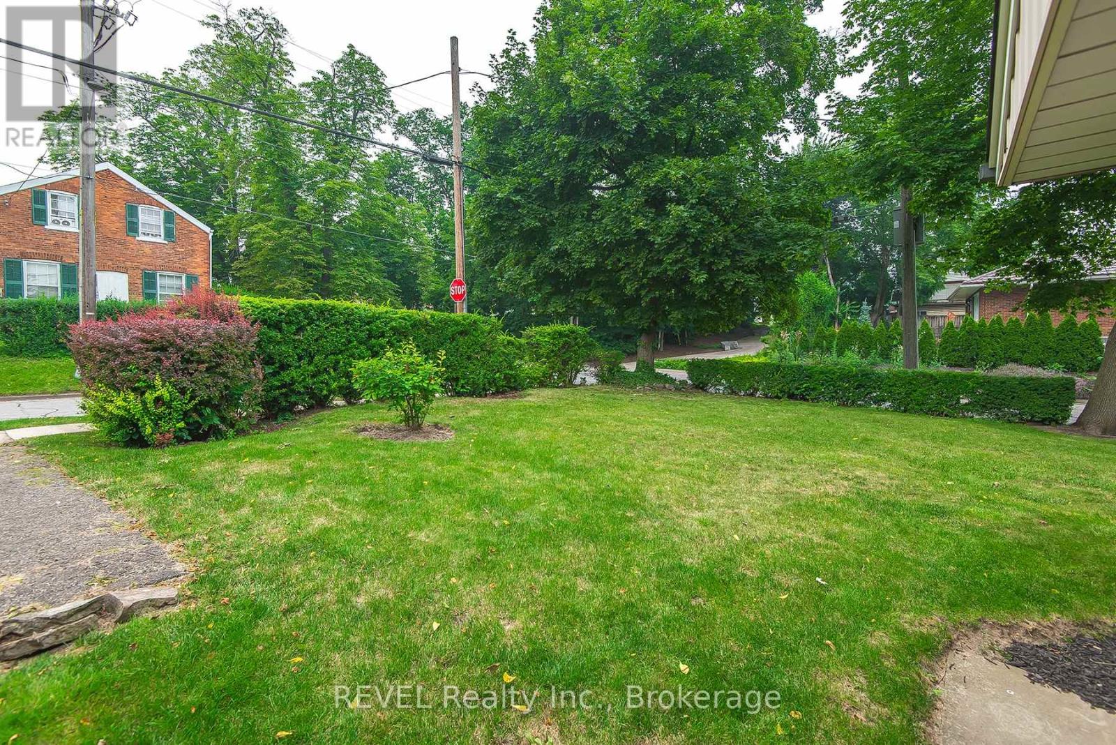 113 St. Paul Crescent, St. Catharines, Ontario  L2S 1M7 - Photo 6 - X13578824