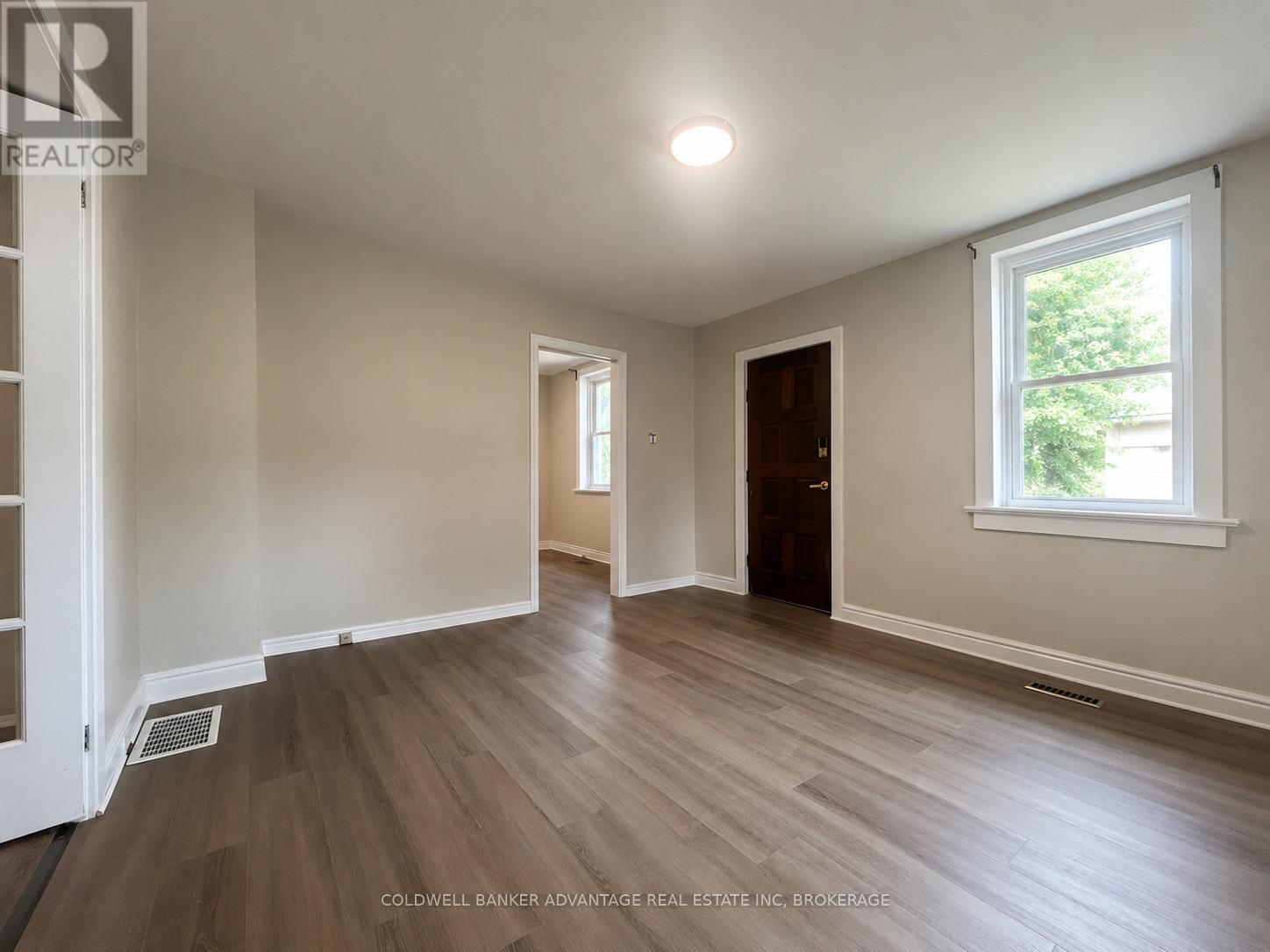 36 Sanford Street, Barrie, Ontario  L4N 3C2 - Photo 10 - S13579022
