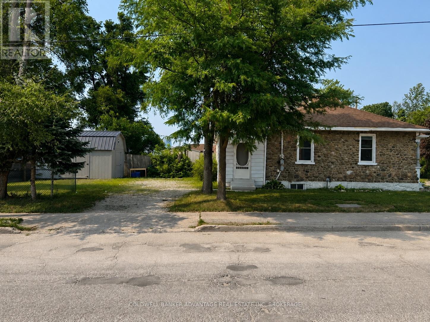 36 Sanford Street, Barrie, Ontario  L4N 3C2 - Photo 5 - S13579022