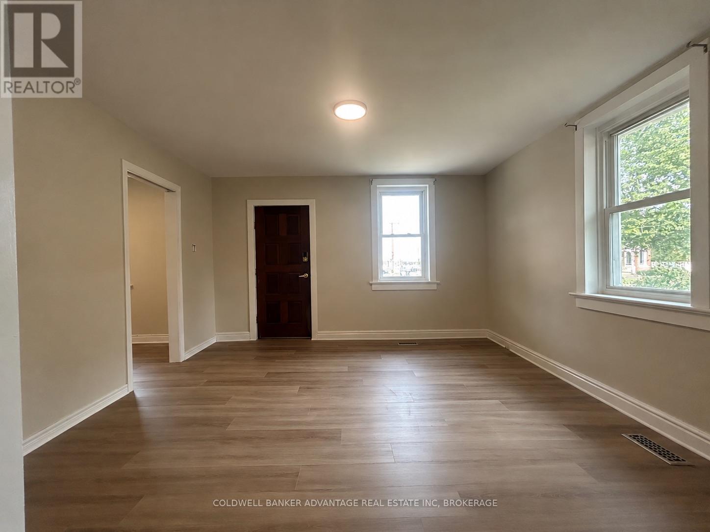 36 Sanford Street, Barrie, Ontario  L4N 3C2 - Photo 9 - S13579022