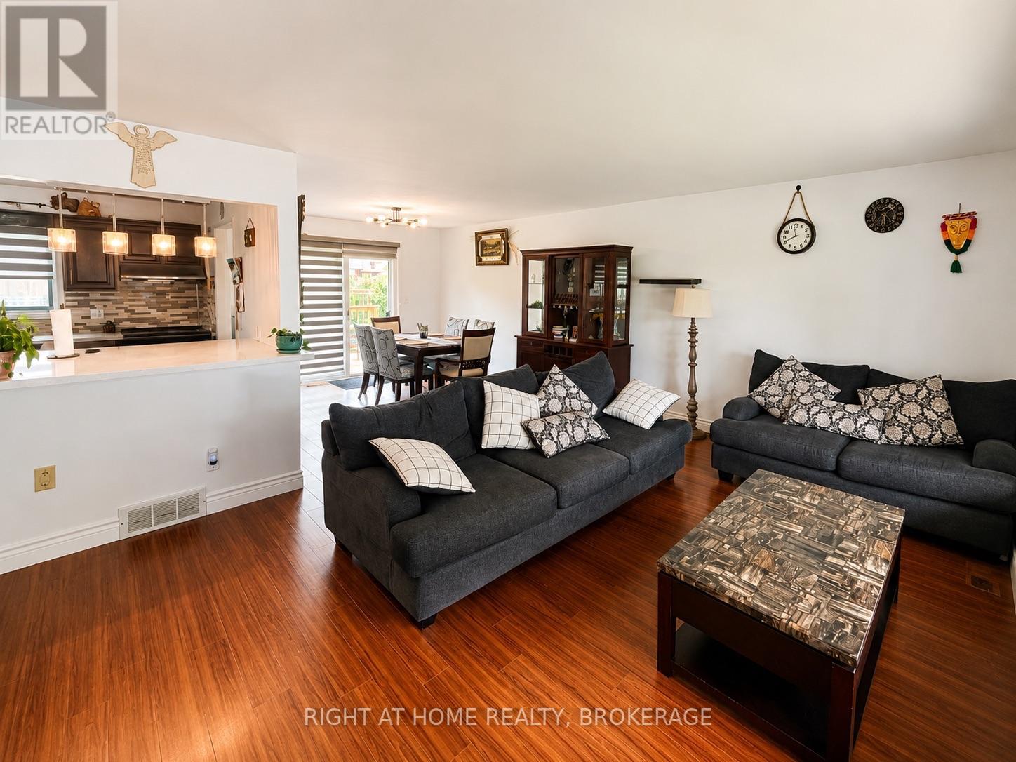 7698 Mulhern Street, Niagara Falls, Ontario  L2H 1B5 - Photo 2 - X13579690