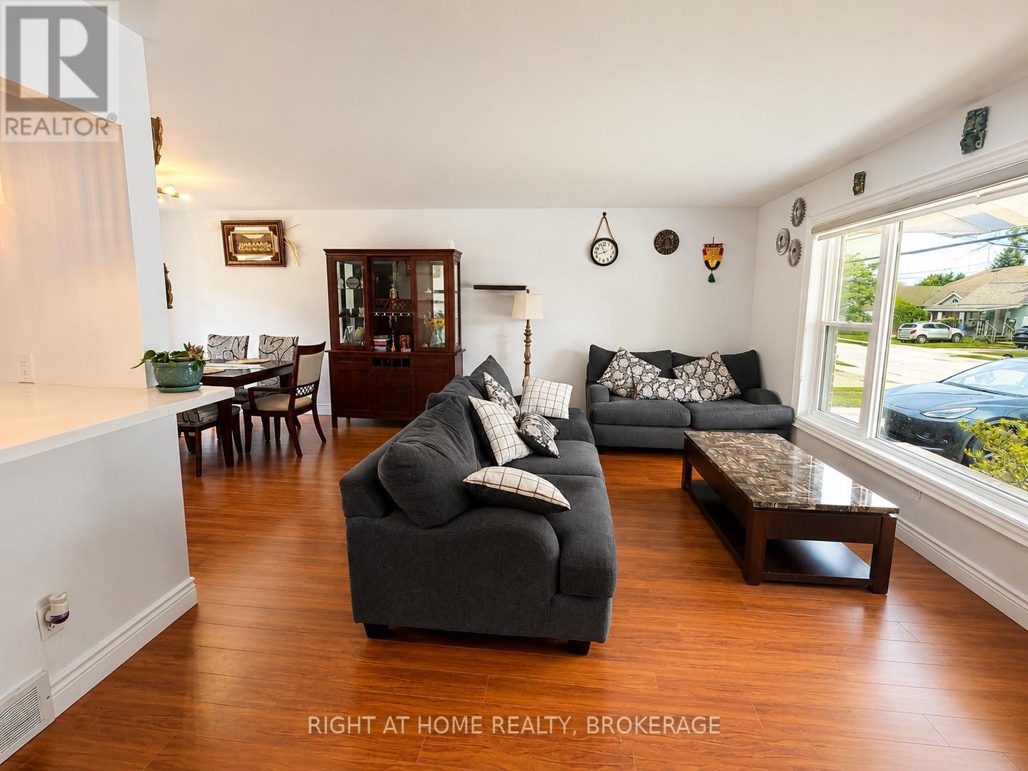 7698 Mulhern Street, Niagara Falls, Ontario  L2H 1B5 - Photo 4 - X13579690