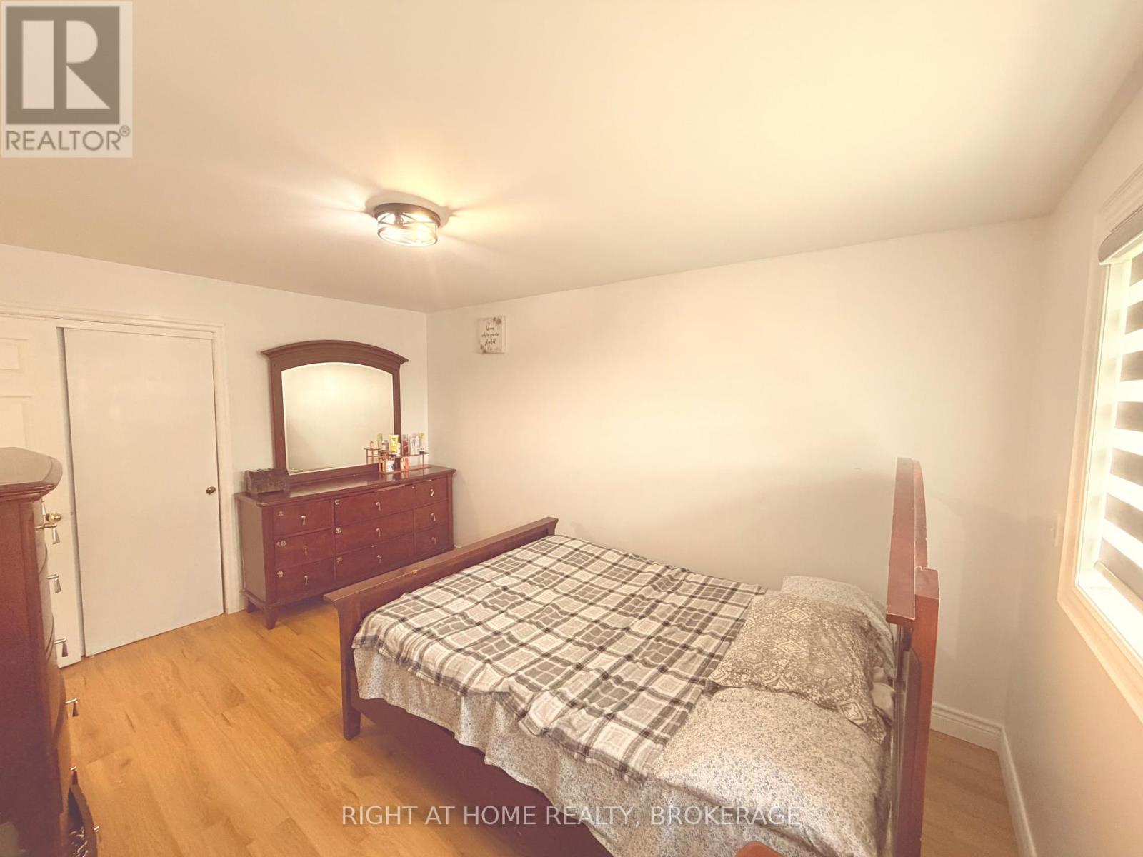 7698 Mulhern Street, Niagara Falls, Ontario  L2H 1B5 - Photo 9 - X13579690