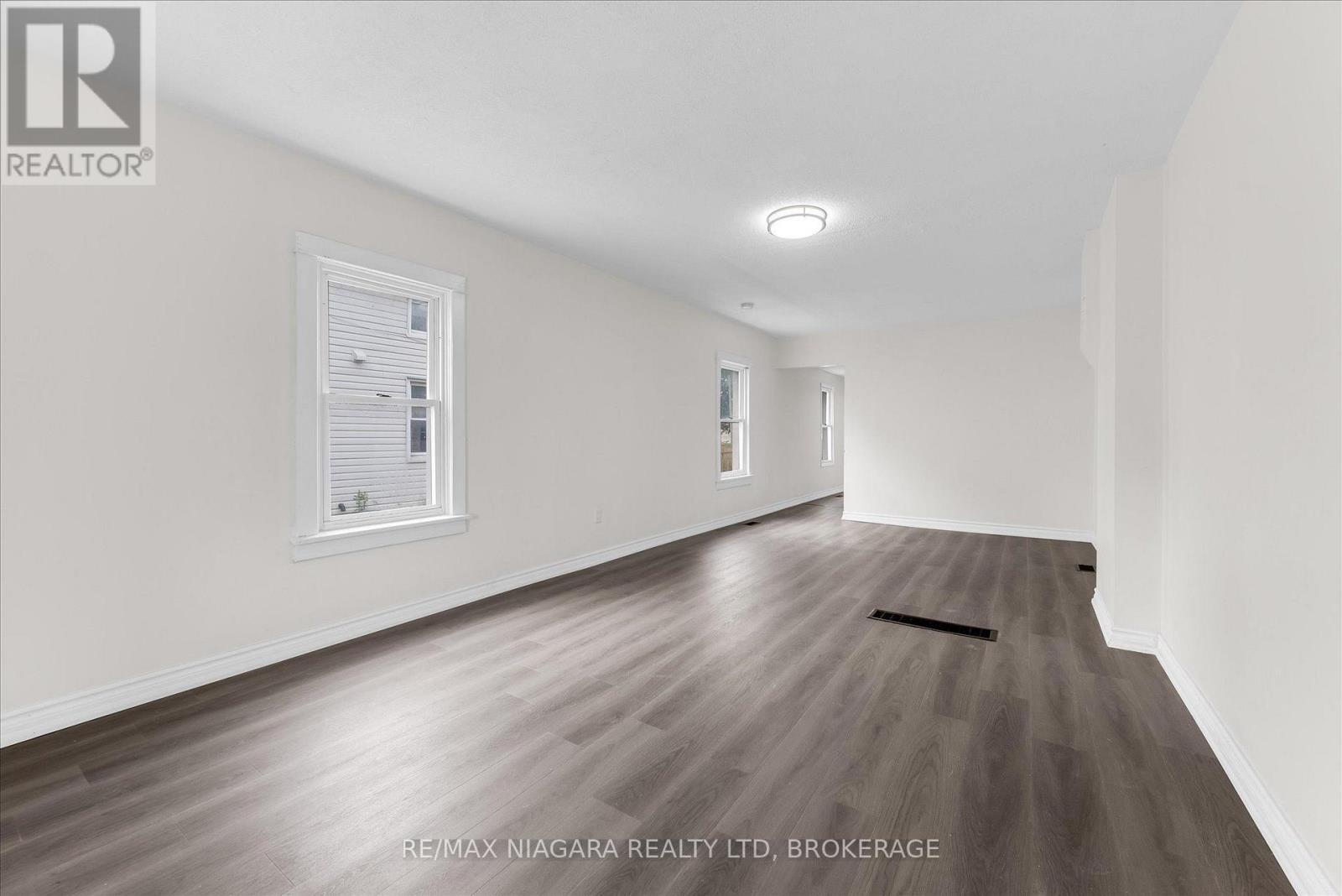 154 Fares Street, Port Colborne, Ontario  L3K 1W2 - Photo 4 - X13579774