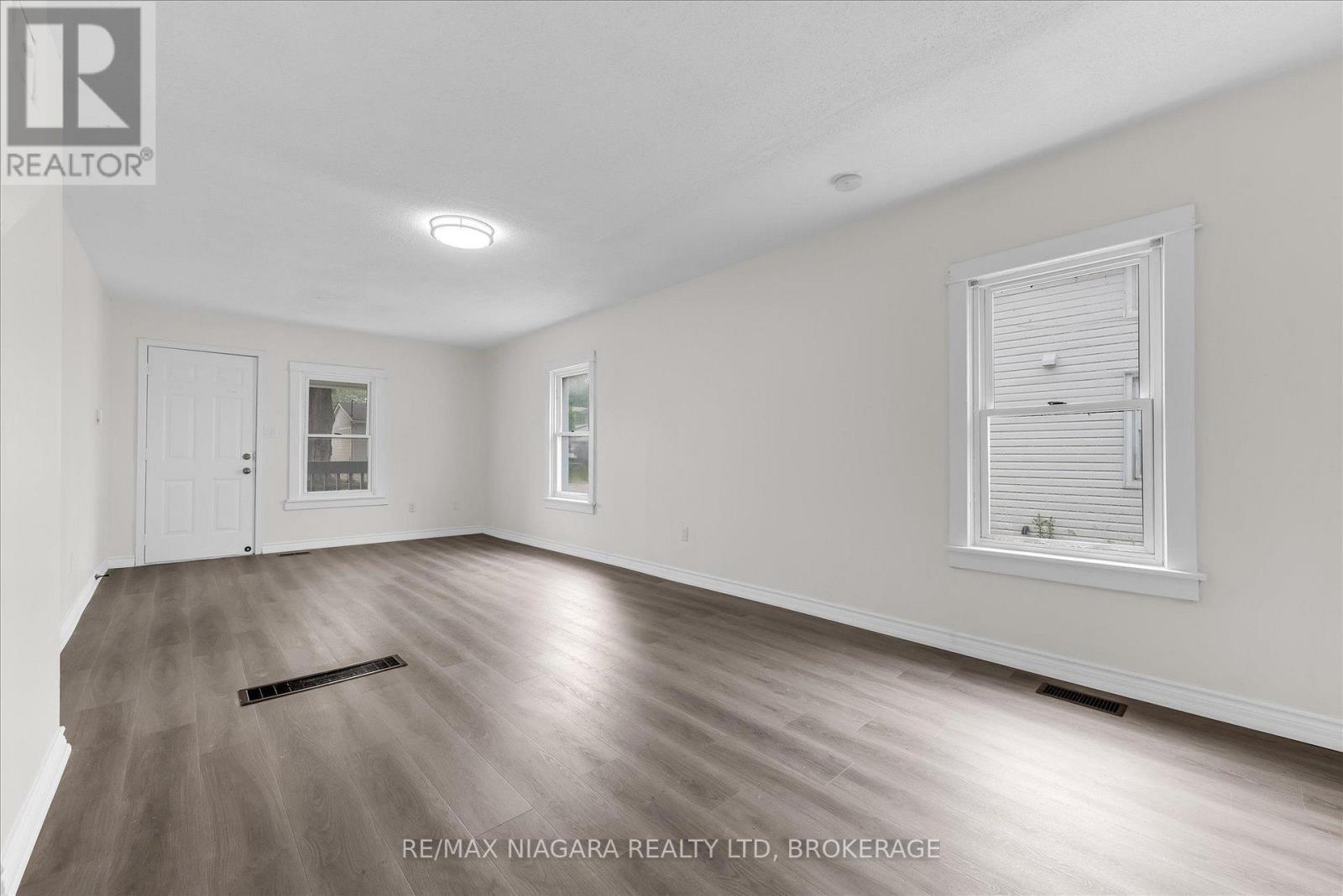 154 Fares Street, Port Colborne, Ontario  L3K 1W2 - Photo 7 - X13579774