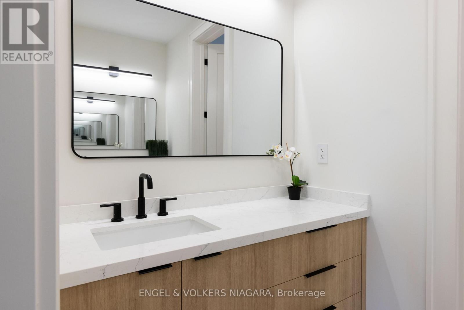6 Fedorkow Lane, Niagara-On-The-Lake, Ontario  L0S 1J1 - Photo 24 - X13580062