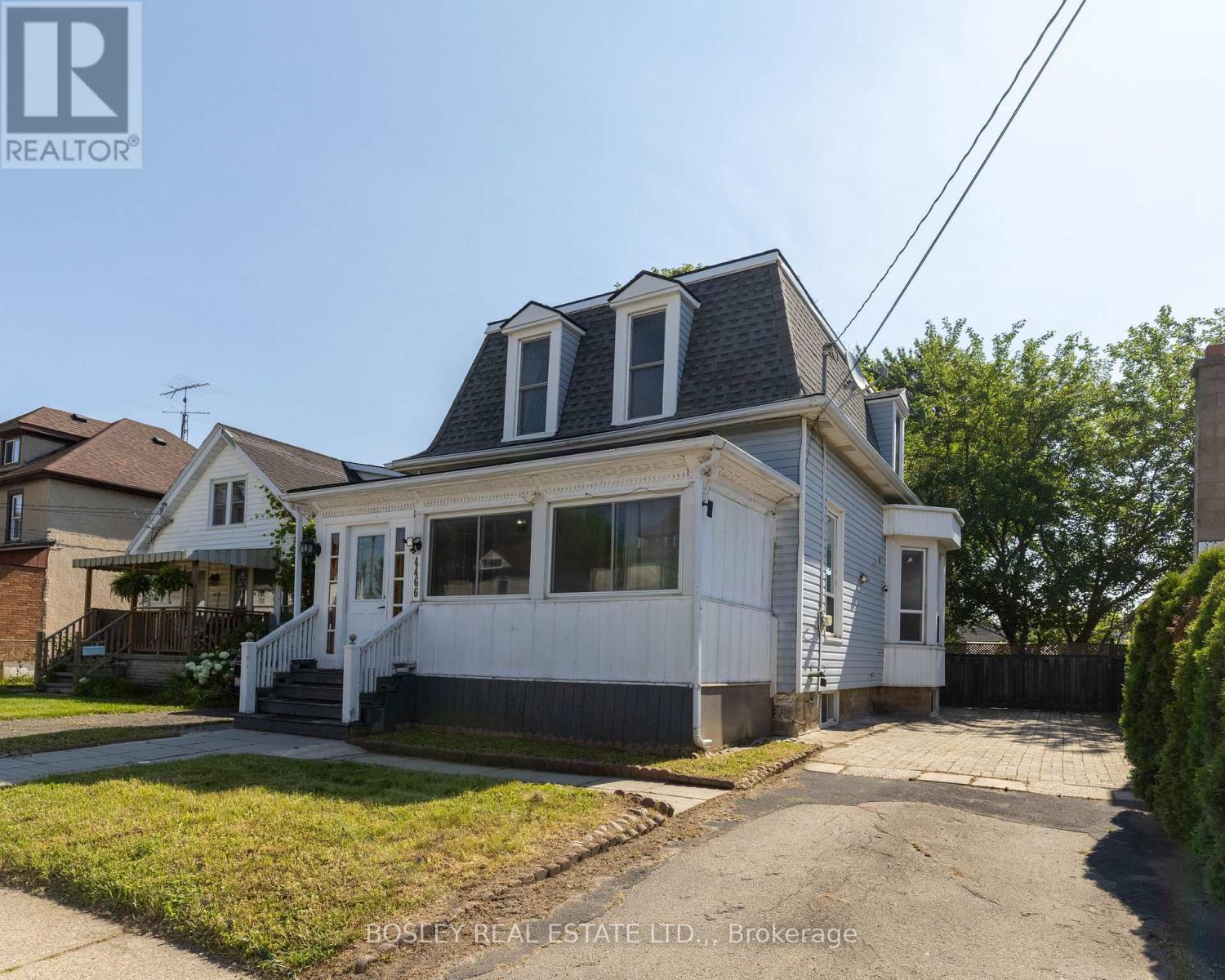 4466 FOURTH AVENUE, Niagara Falls, Ontario
