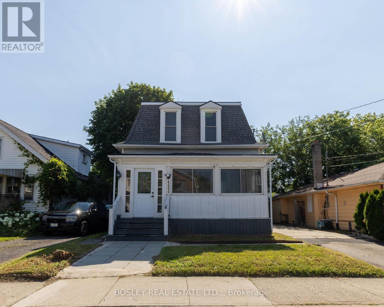 4466 Fourth Avenue, Niagara Falls, Ontario  L2E 4N3 - Photo 2 - X13580072