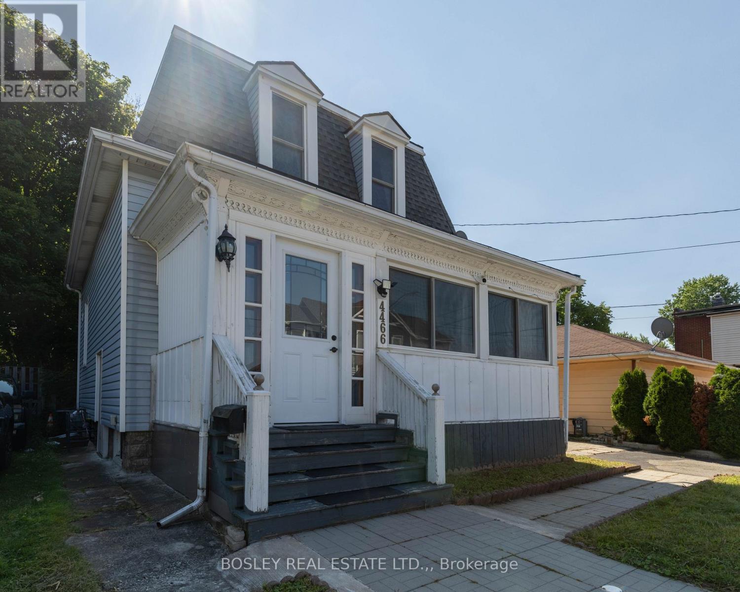 4466 Fourth Avenue, Niagara Falls, Ontario  L2E 4N3 - Photo 3 - X13580072