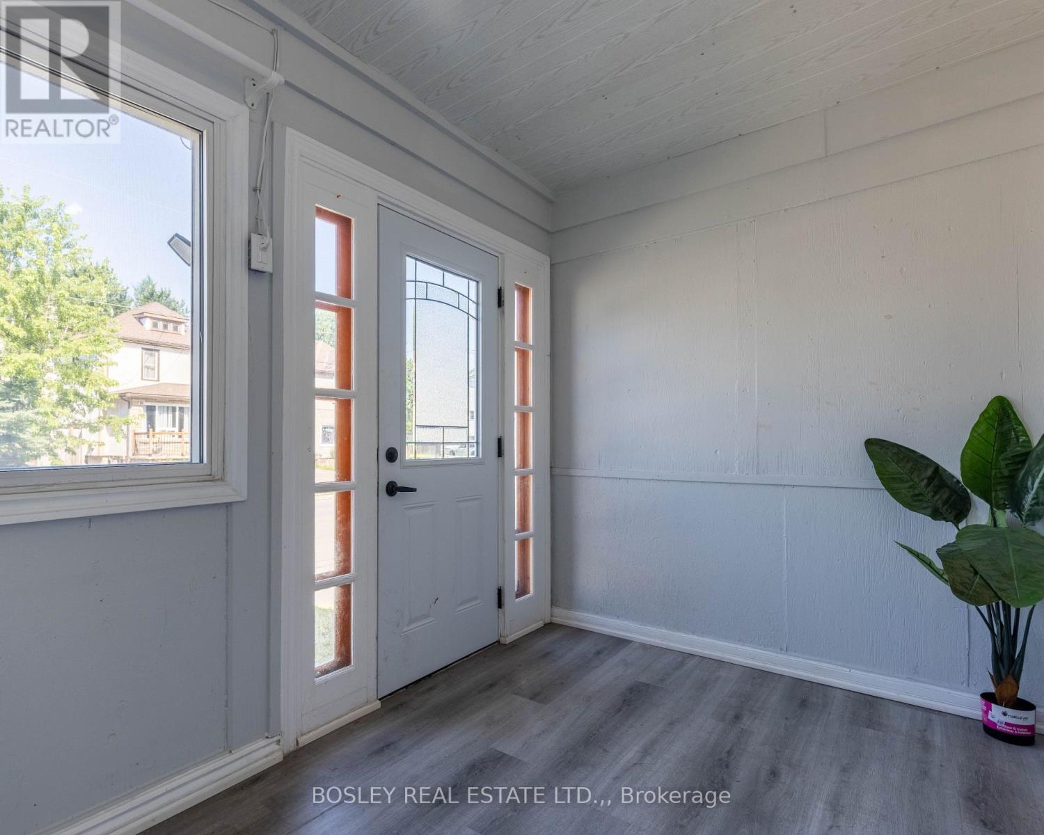 4466 Fourth Avenue, Niagara Falls, Ontario  L2E 4N3 - Photo 5 - X13580072