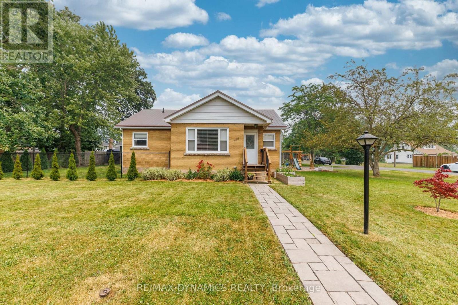 586 LAKESIDE ROAD, Fort Erie, Ontario