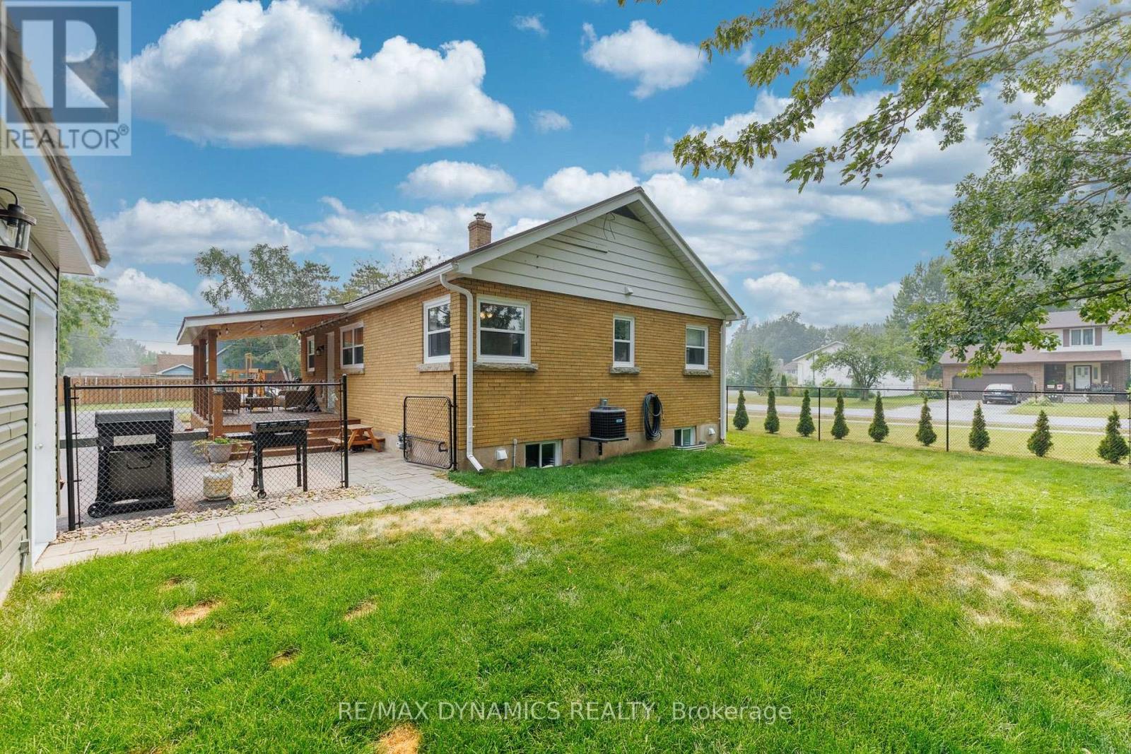 586 Lakeside Road, Fort Erie, Ontario  L2A 4Y2 - Photo 10 - X13581006