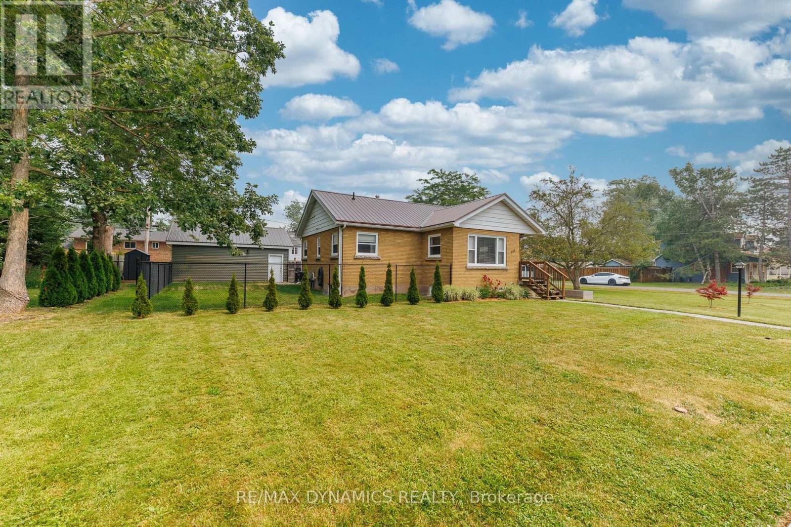 586 Lakeside Road, Fort Erie, Ontario  L2A 4Y2 - Photo 4 - X13581006