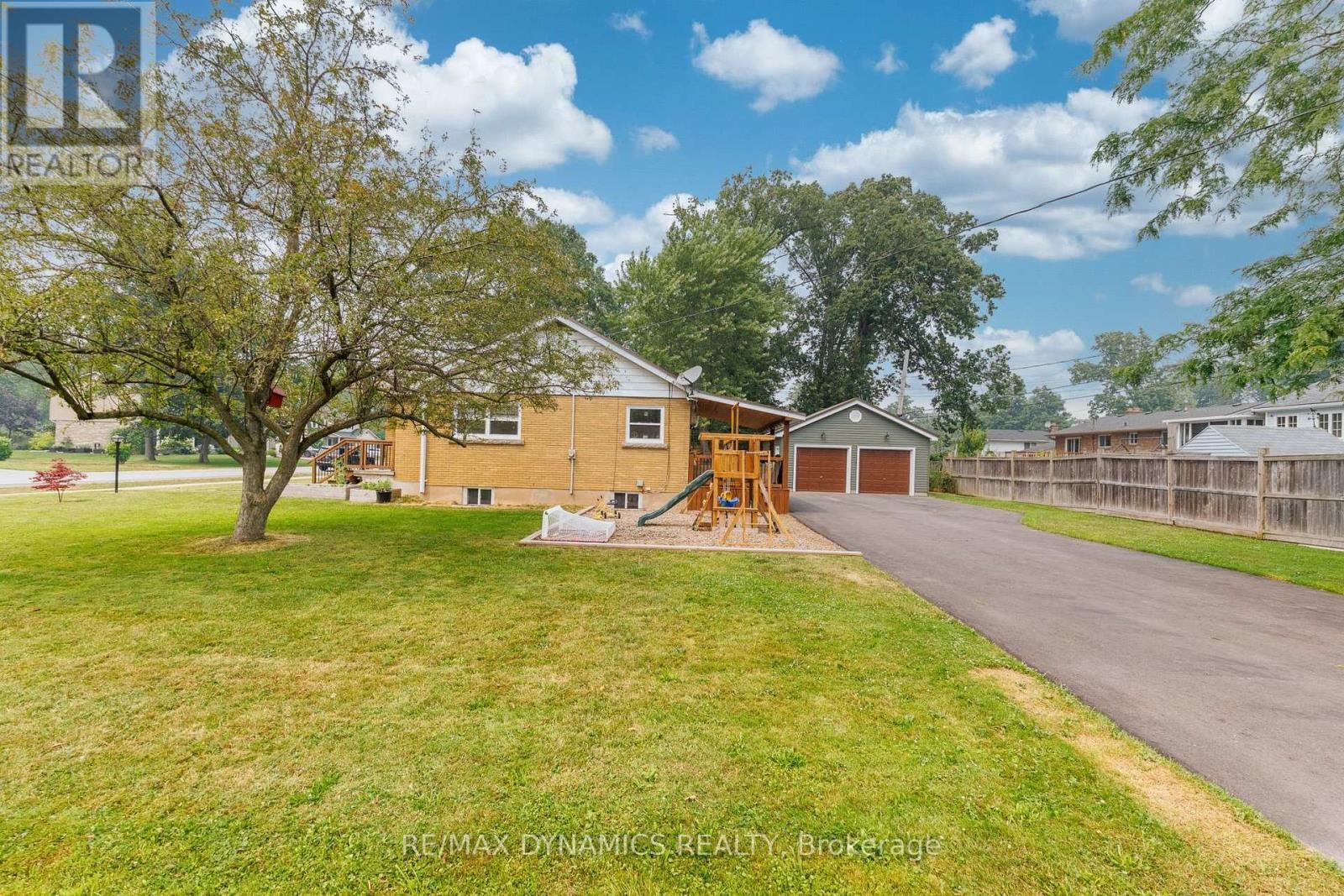 586 Lakeside Road, Fort Erie, Ontario  L2A 4Y2 - Photo 6 - X13581006