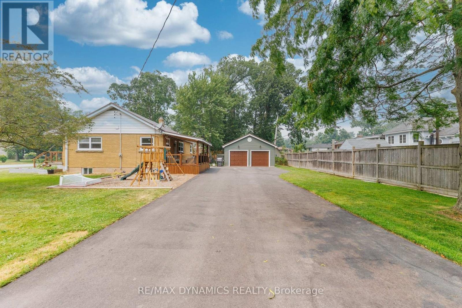586 Lakeside Road, Fort Erie, Ontario  L2A 4Y2 - Photo 7 - X13581006