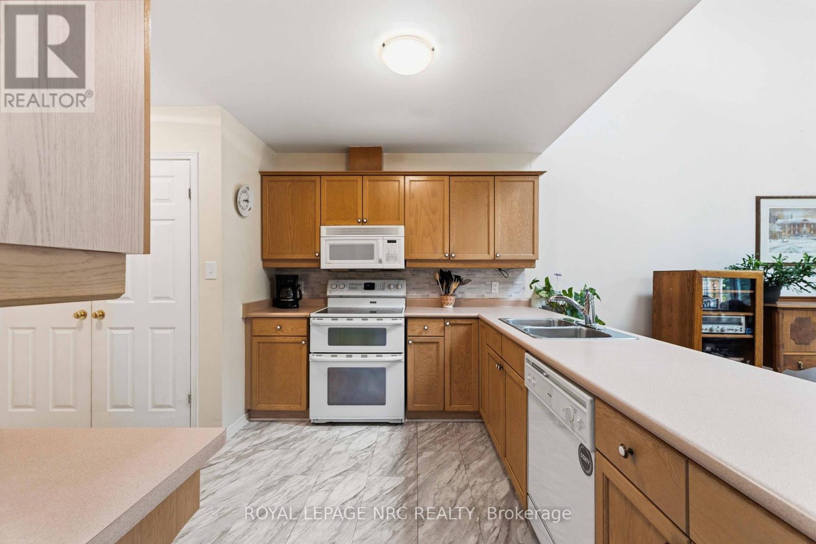 4112 Boysenberry Court, Lincoln, Ontario  L0R 2C0 - Photo 12 - X13581162
