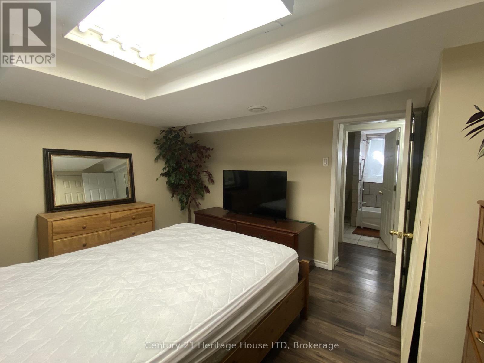 Lower Unit - 6042 Culp Street, Niagara Falls, Ontario  L2G 2B7 - Photo 12 - X13581628