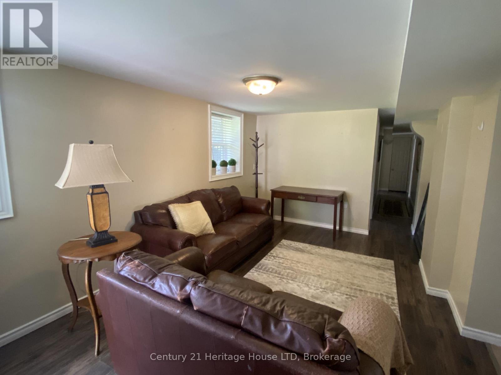 Lower Unit - 6042 Culp Street, Niagara Falls, Ontario  L2G 2B7 - Photo 3 - X13581628