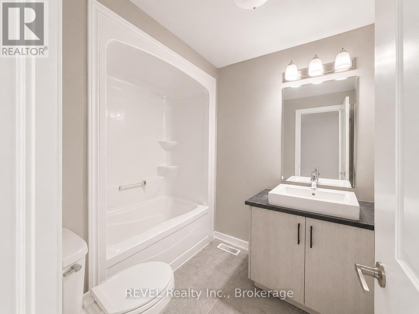 4 Mclaughlin Street, Welland, Ontario  L3B 0J8 - Photo 19 - X13581828