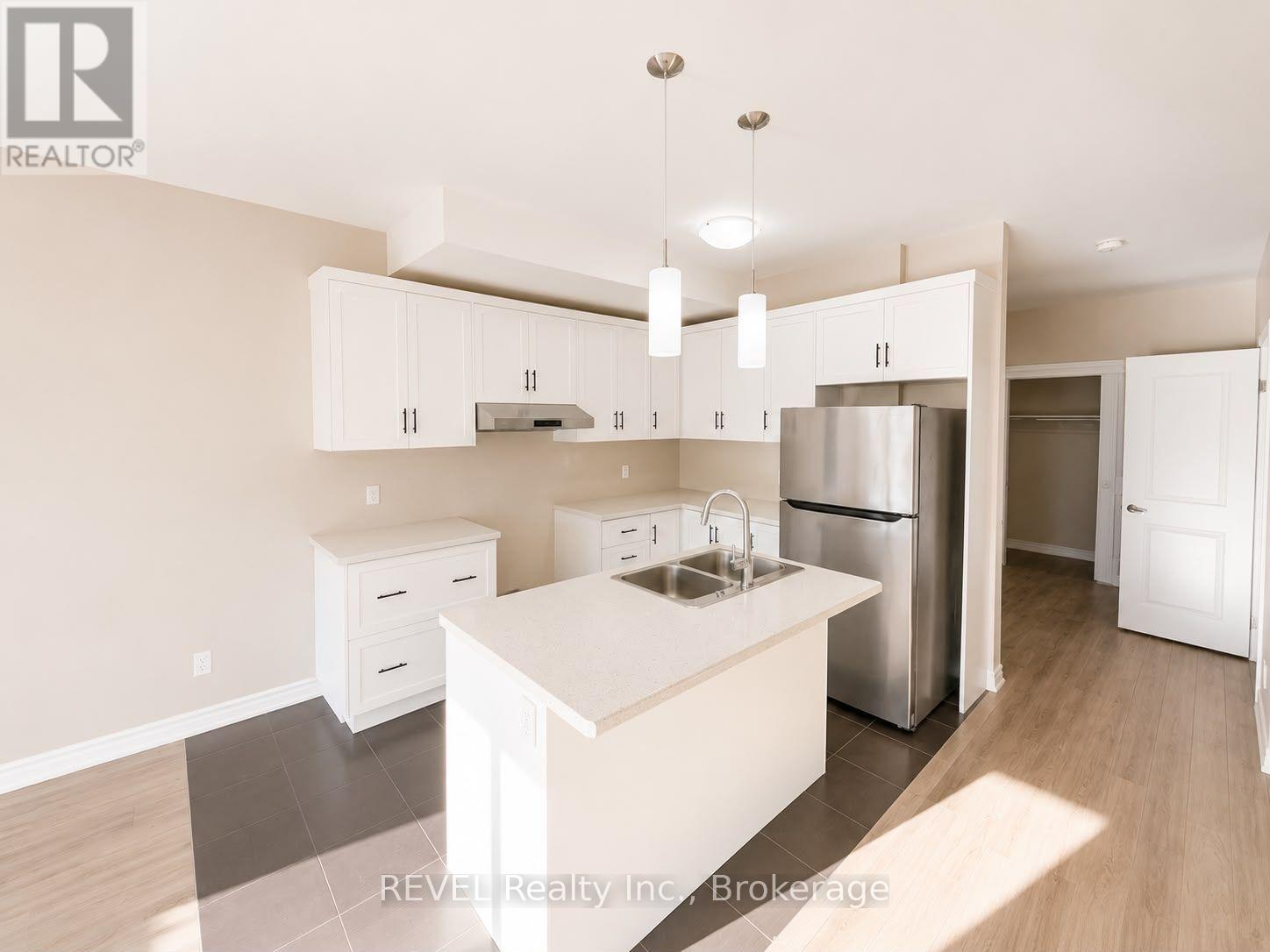 4 Mclaughlin Street, Welland, Ontario  L3B 0J8 - Photo 7 - X13581828