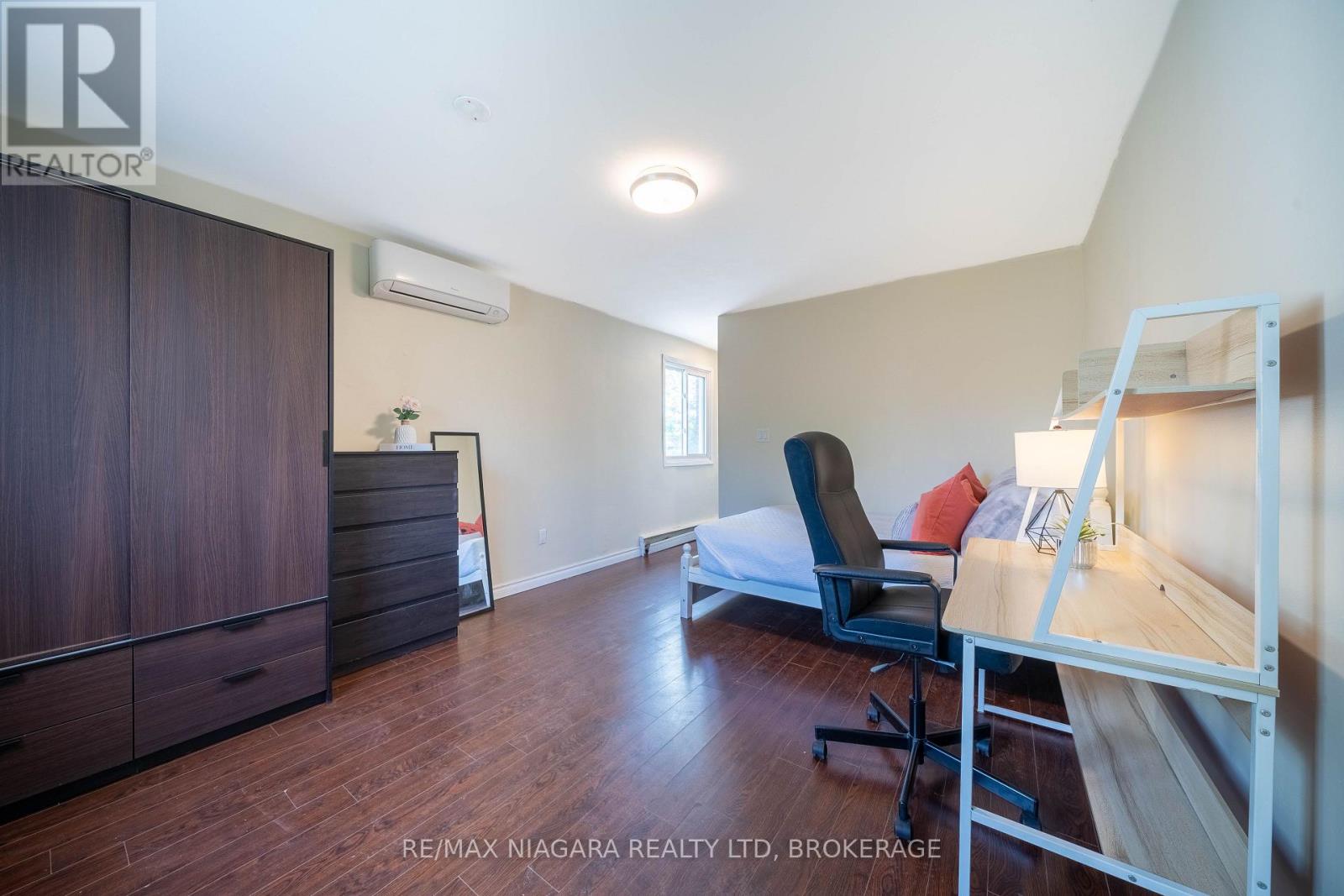 293-295 Glenridge Avenue, St. Catharines, Ontario  L2T 3K5 - Photo 10 - X13581852
