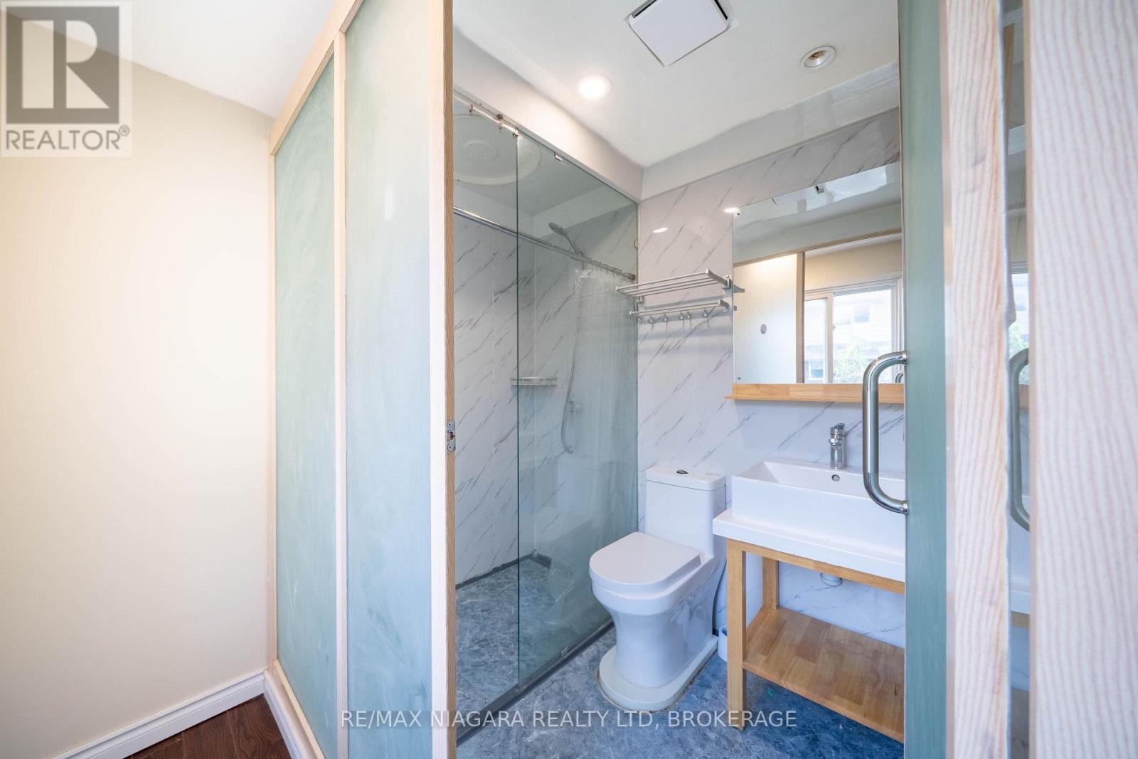 293-295 Glenridge Avenue, St. Catharines, Ontario  L2T 3K5 - Photo 13 - X13581852
