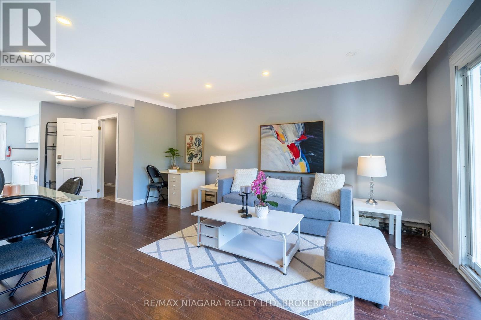 293-295 Glenridge Avenue, St. Catharines, Ontario  L2T 3K5 - Photo 4 - X13581852