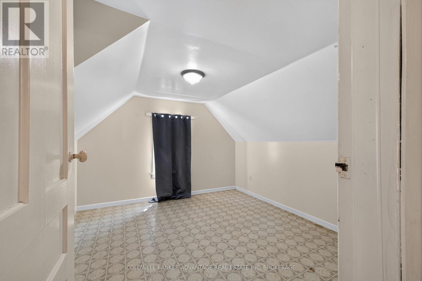 229 Broadway Avenue, Welland, Ontario  L3C 5L7 - Photo 12 - X13582430