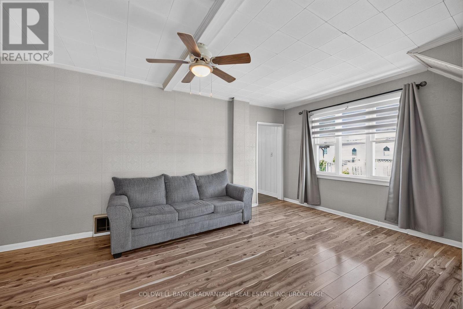 229 Broadway Avenue, Welland, Ontario  L3C 5L7 - Photo 5 - X13582430