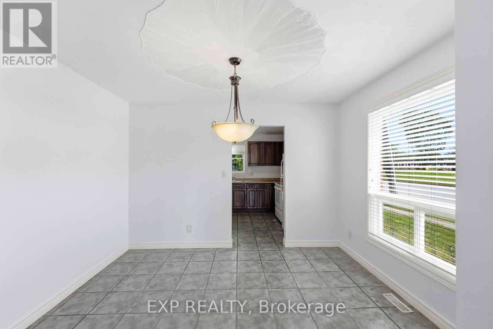 7226 Alex Avenue, Niagara Falls, Ontario  L2G 7K4 - Photo 10 - X13582700