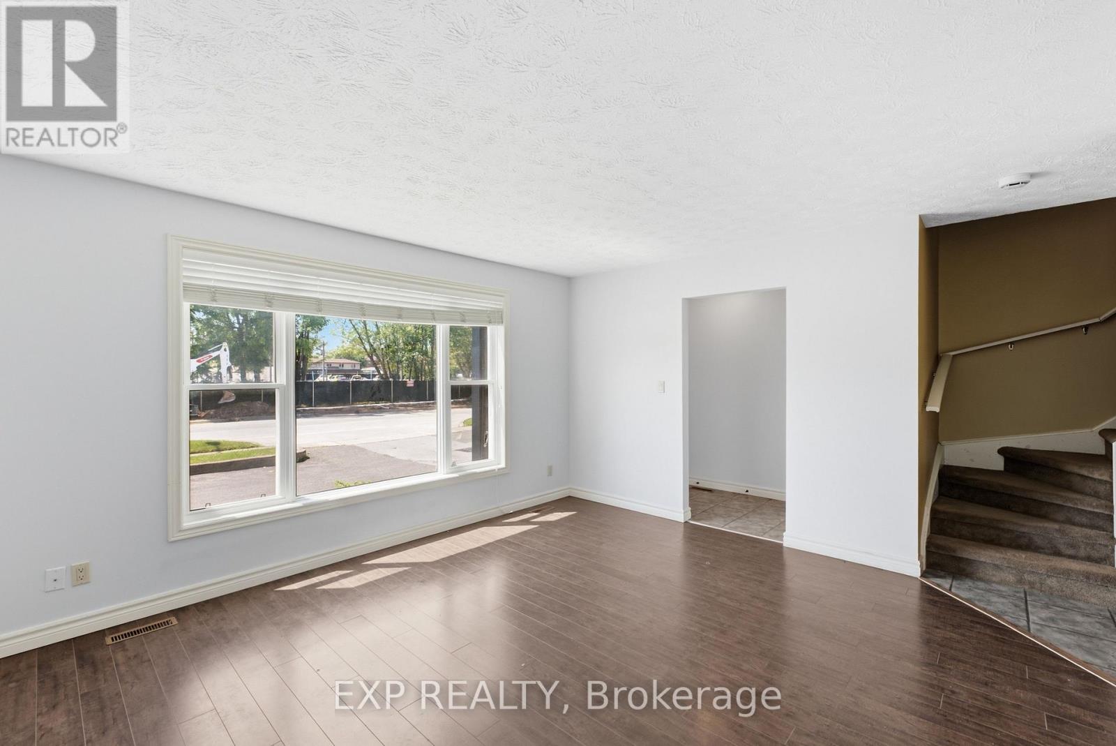 7226 Alex Avenue, Niagara Falls, Ontario  L2G 7K4 - Photo 4 - X13582700