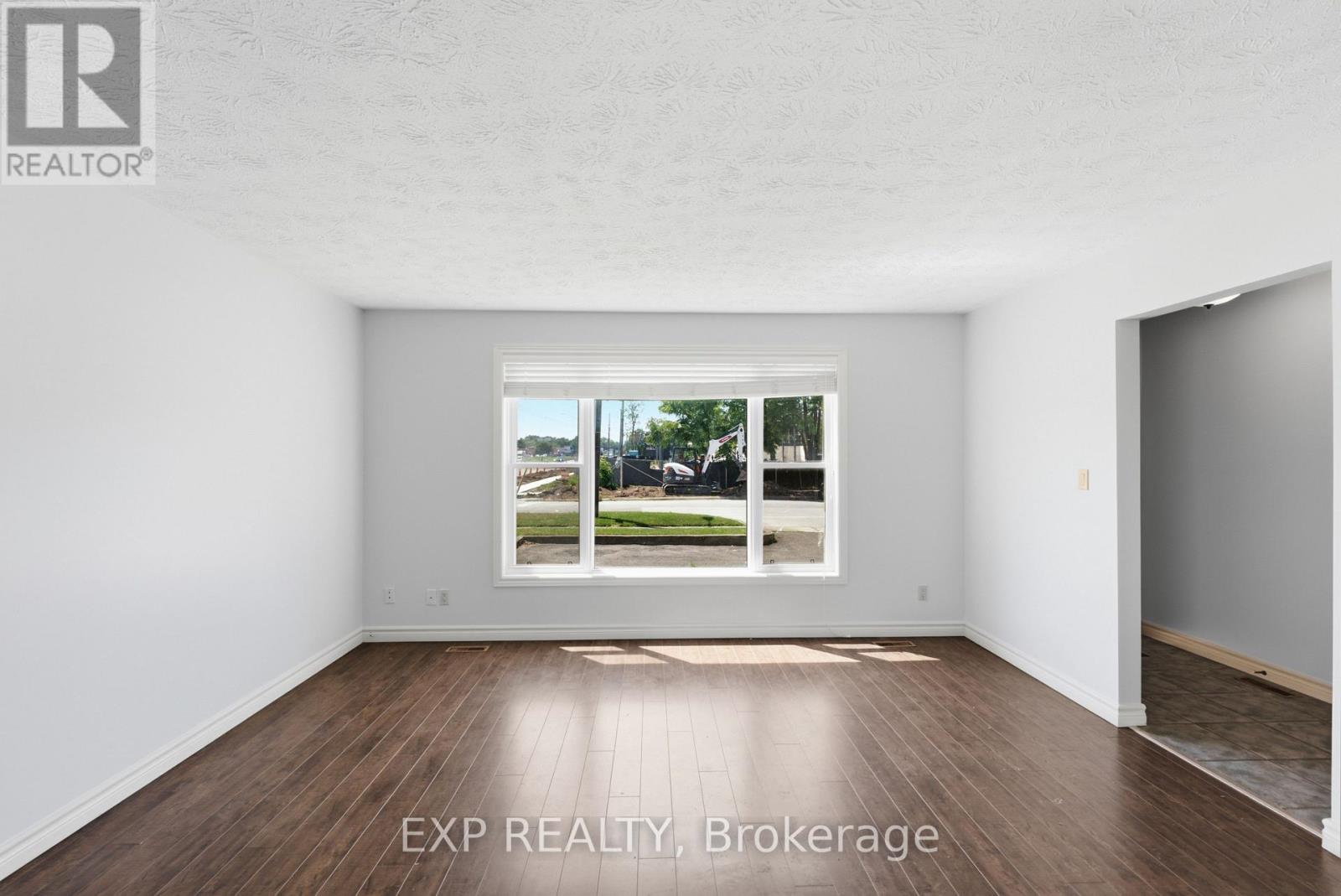 7226 Alex Avenue, Niagara Falls, Ontario  L2G 7K4 - Photo 6 - X13582700