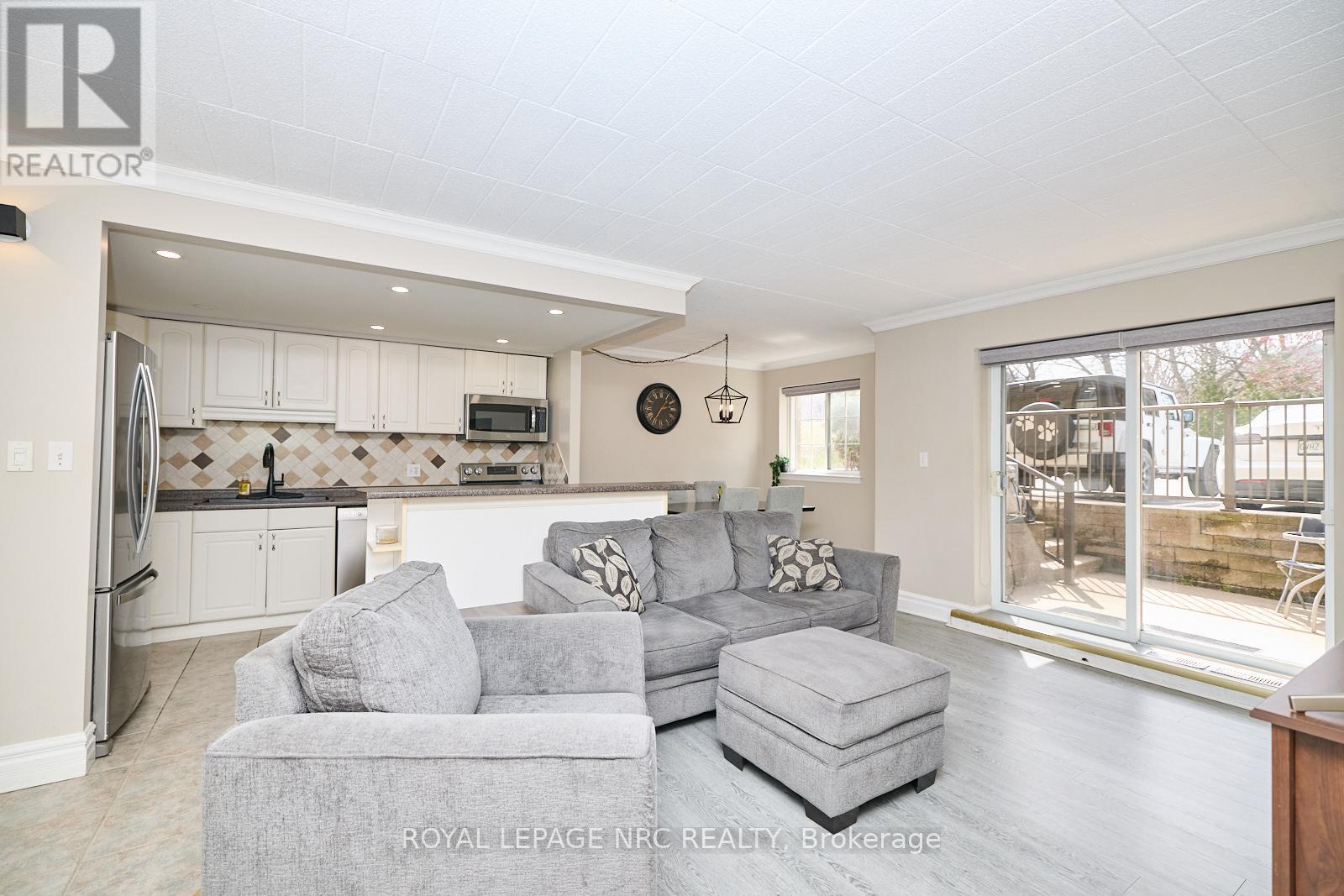 109 - 20 John Street, Grimsby, Ontario  L3M 1X5 - Photo 4 - X13582722