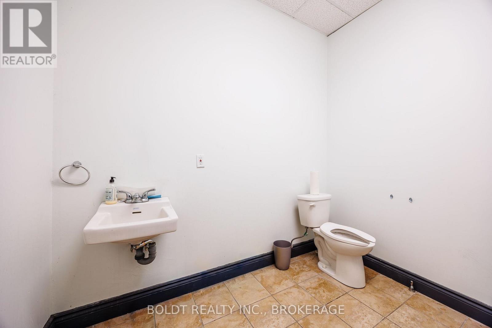 7 - 274 Fourth Avenue, St. Catharines, Ontario  L2S 0B6 - Photo 9 - X13583010