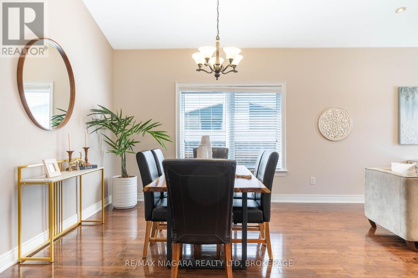 9148 Hendershot Boulevard, Niagara Falls, Ontario  L2H 0E3 - Photo 8 - X13583332