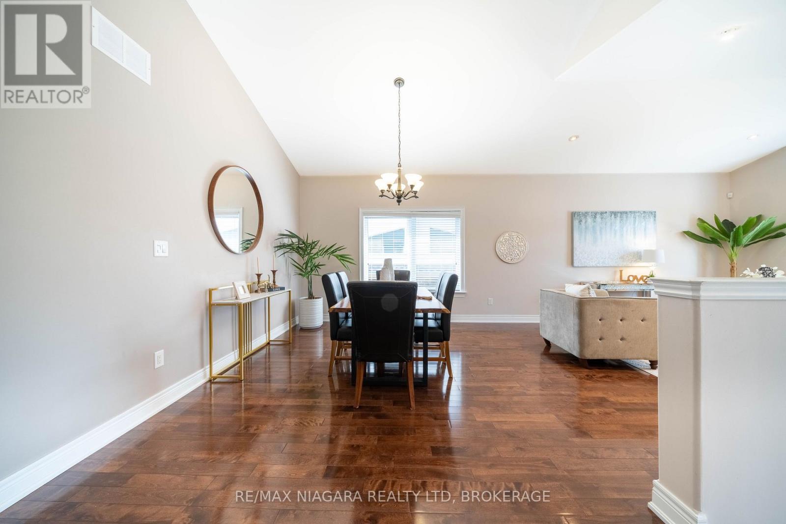 9148 Hendershot Boulevard, Niagara Falls, Ontario  L2H 0E3 - Photo 9 - X13583332