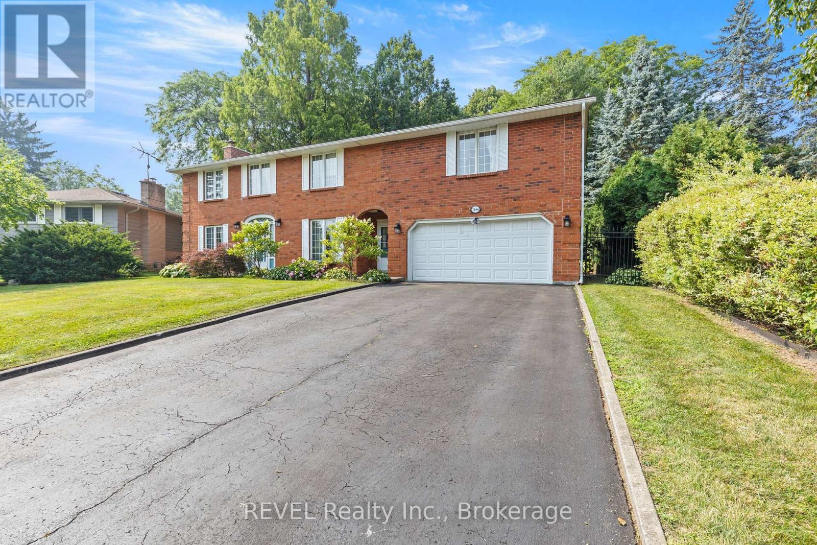 7190 Waterloo Drive, Niagara Falls, Ontario  L2J 1E2 - Photo 2 - X13583938