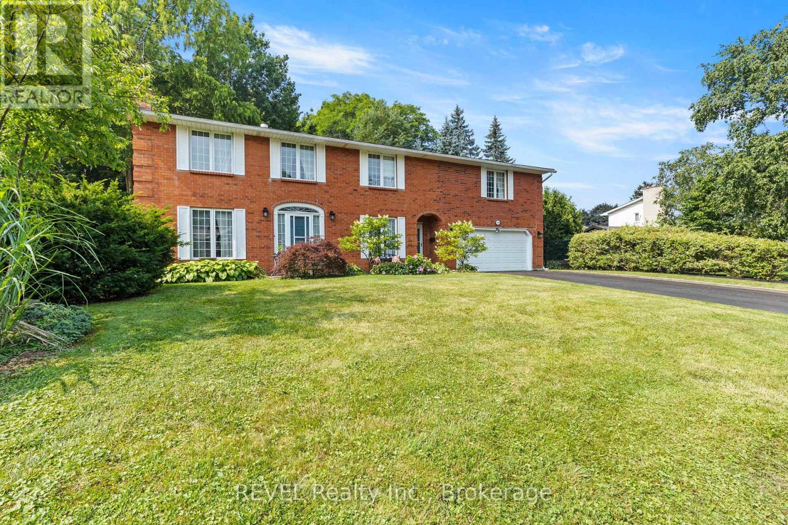 7190 Waterloo Drive, Niagara Falls, Ontario  L2J 1E2 - Photo 3 - X13583938
