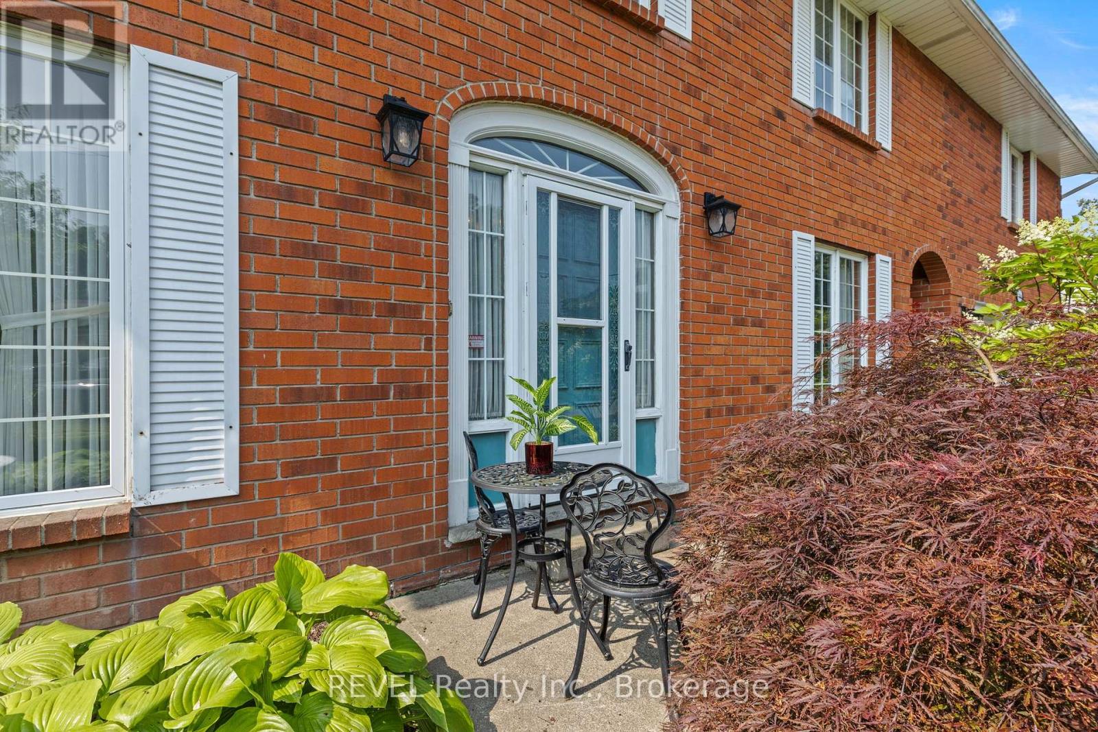 7190 Waterloo Drive, Niagara Falls, Ontario  L2J 1E2 - Photo 4 - X13583938