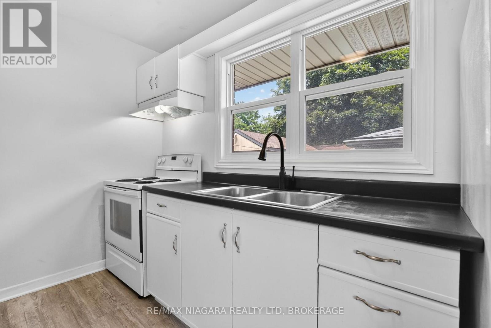 6427 Carlton Avenue, Niagara Falls, Ontario  L2G 5K1 - Photo 14 - X13584184
