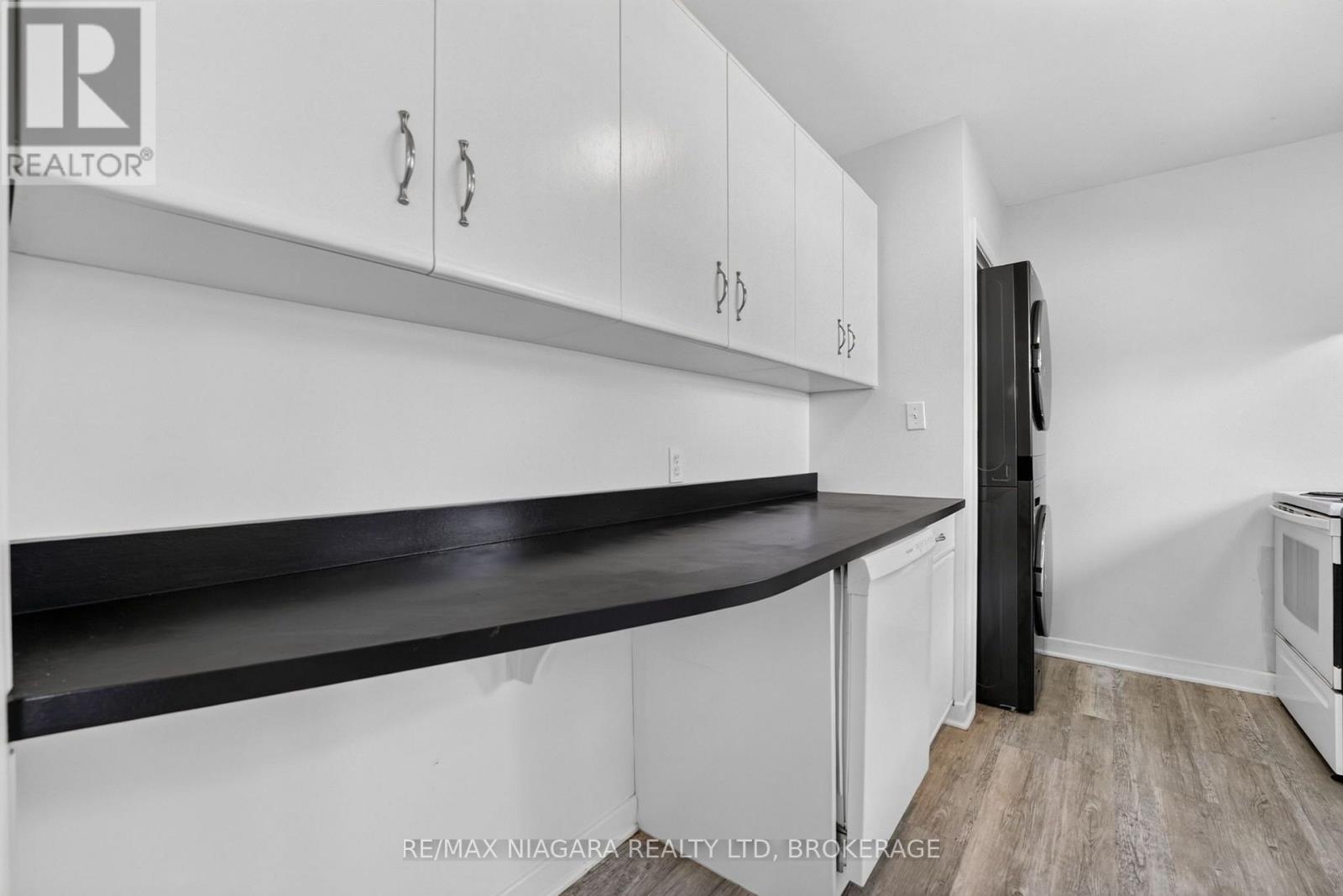 6427 Carlton Avenue, Niagara Falls, Ontario  L2G 5K1 - Photo 15 - X13584184