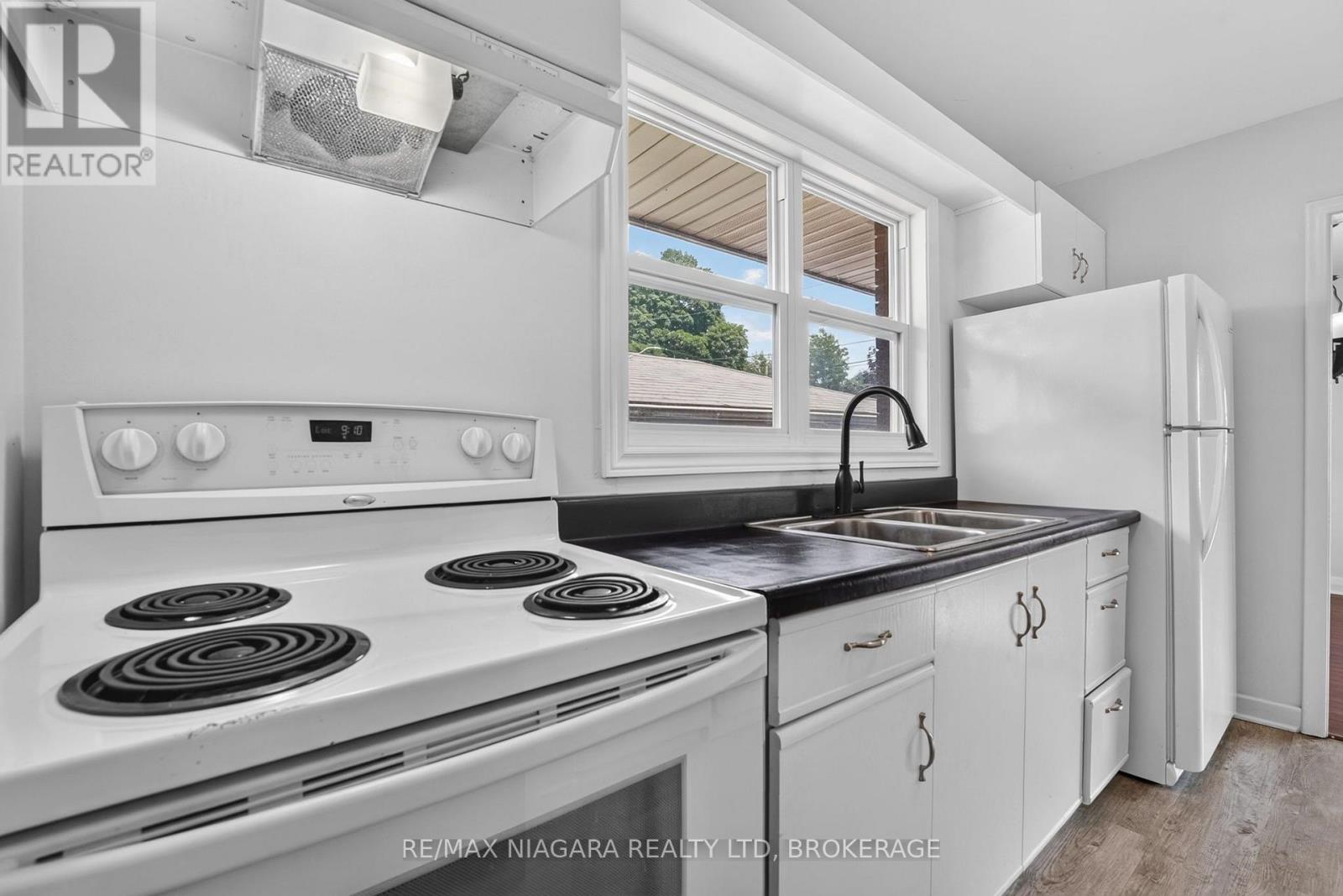 6427 Carlton Avenue, Niagara Falls, Ontario  L2G 5K1 - Photo 16 - X13584184