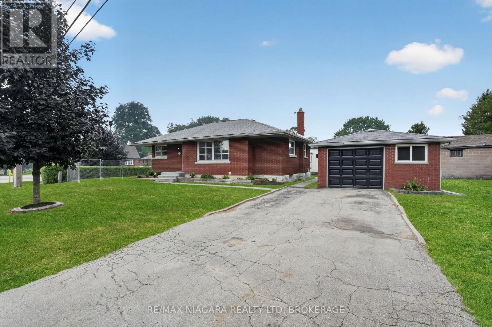 6427 Carlton Avenue, Niagara Falls, Ontario  L2G 5K1 - Photo 2 - X13584184