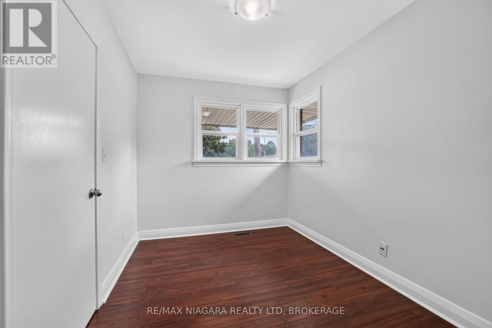 6427 Carlton Avenue, Niagara Falls, Ontario  L2G 5K1 - Photo 24 - X13584184