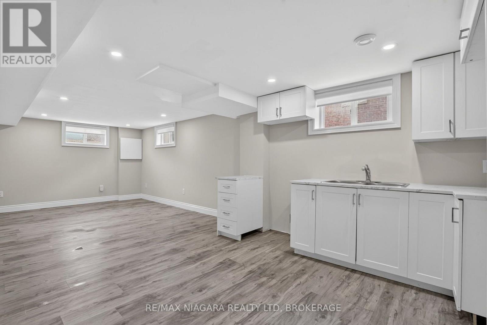 6427 Carlton Avenue, Niagara Falls, Ontario  L2G 5K1 - Photo 29 - X13584184