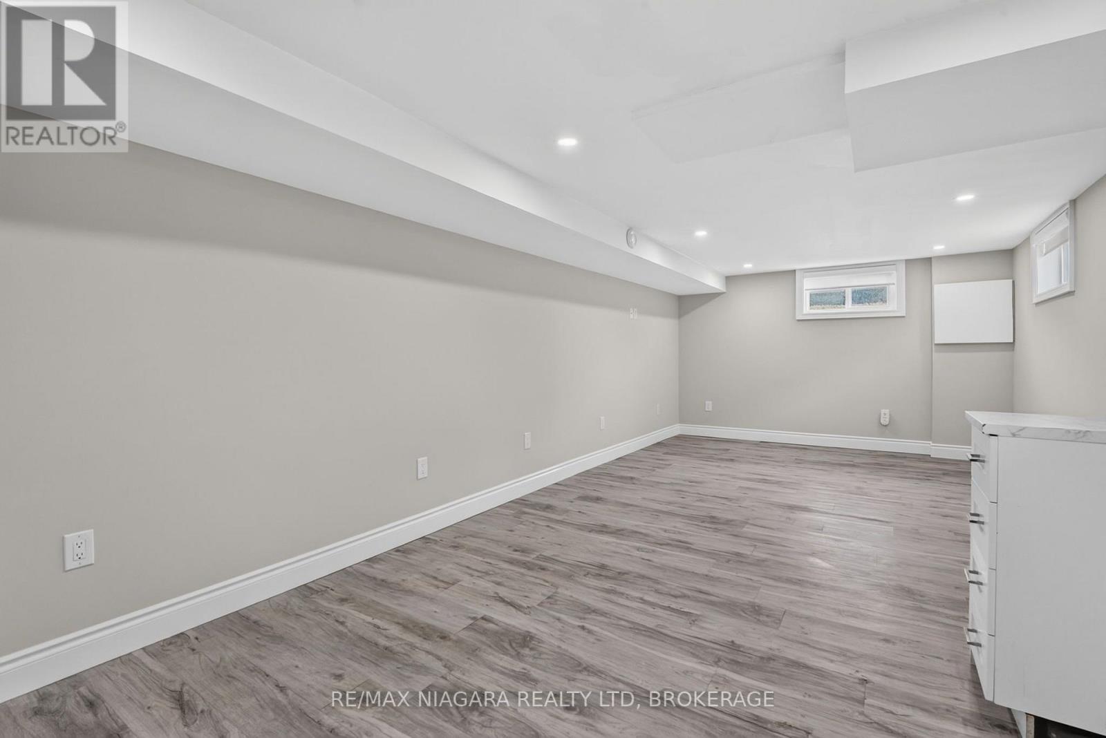 6427 Carlton Avenue, Niagara Falls, Ontario  L2G 5K1 - Photo 33 - X13584184