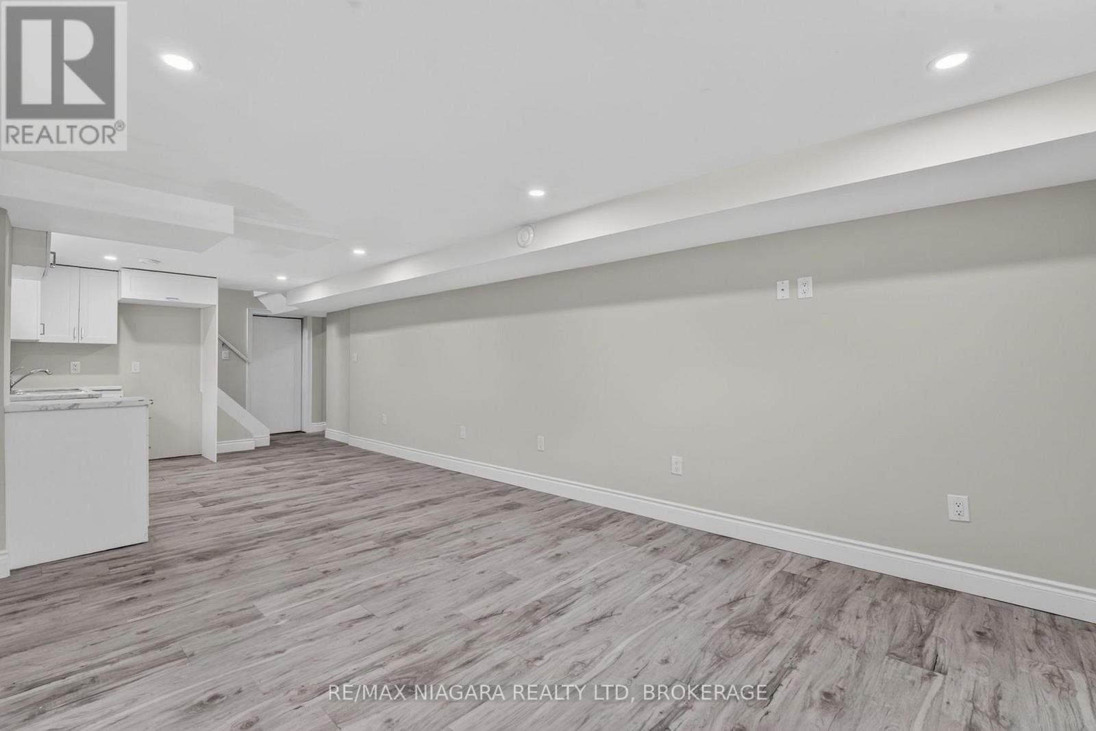 6427 Carlton Avenue, Niagara Falls, Ontario  L2G 5K1 - Photo 35 - X13584184