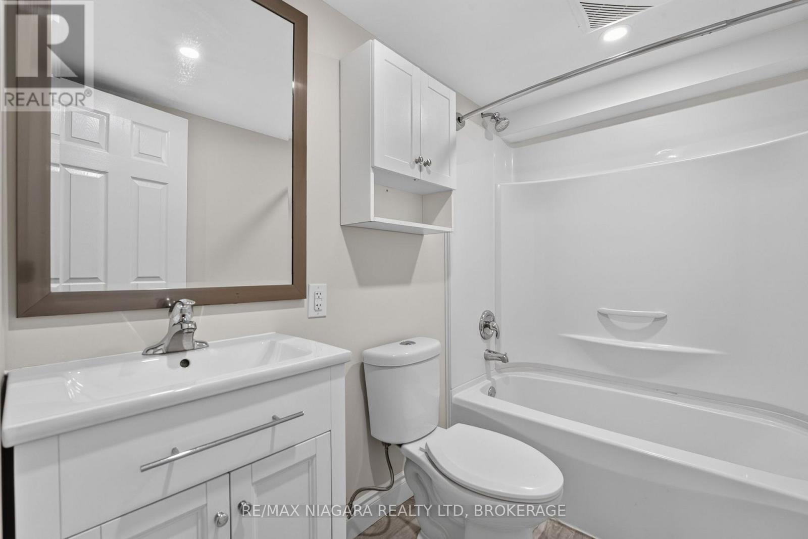 6427 Carlton Avenue, Niagara Falls, Ontario  L2G 5K1 - Photo 42 - X13584184