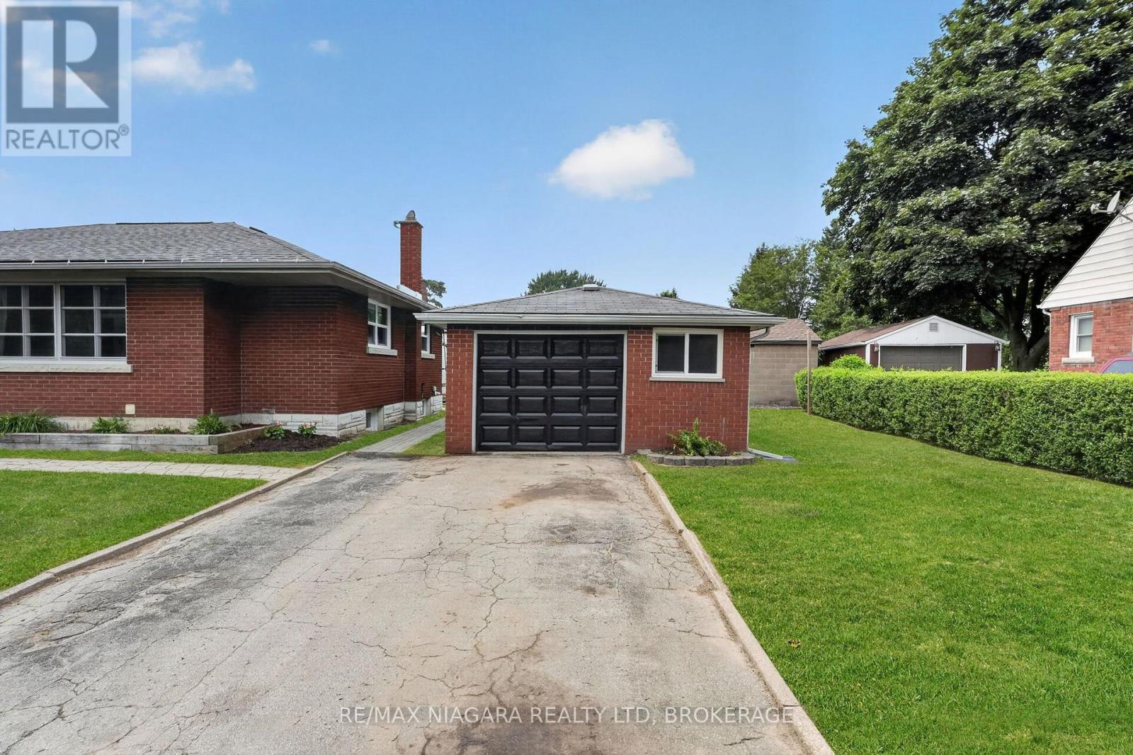 6427 Carlton Avenue, Niagara Falls, Ontario  L2G 5K1 - Photo 5 - X13584184