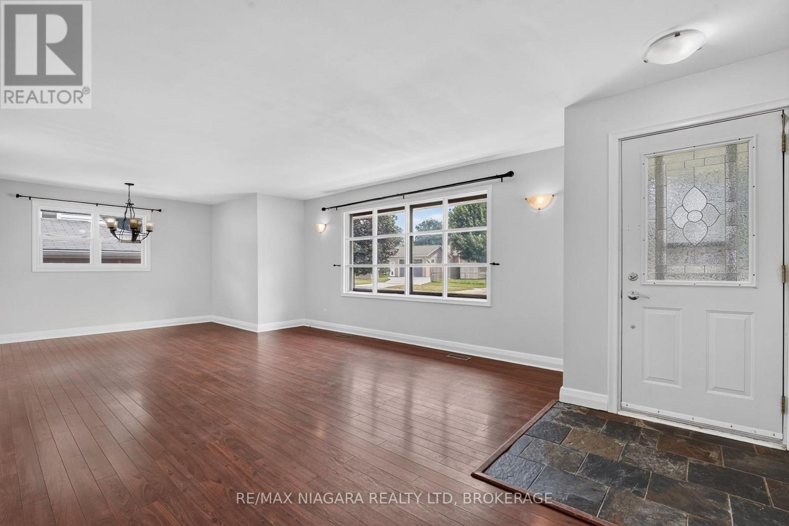 6427 Carlton Avenue, Niagara Falls, Ontario  L2G 5K1 - Photo 7 - X13584184